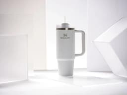 Vaso Térmico Quencher 1.18 lts - Color Blanco - incluye 2 tapas